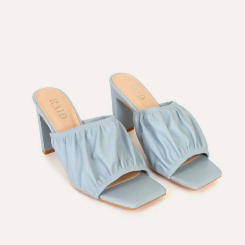 RAID blue puffy high heel sandals size 7 NWBox (Ss20)